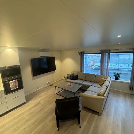 Apartament 3 *